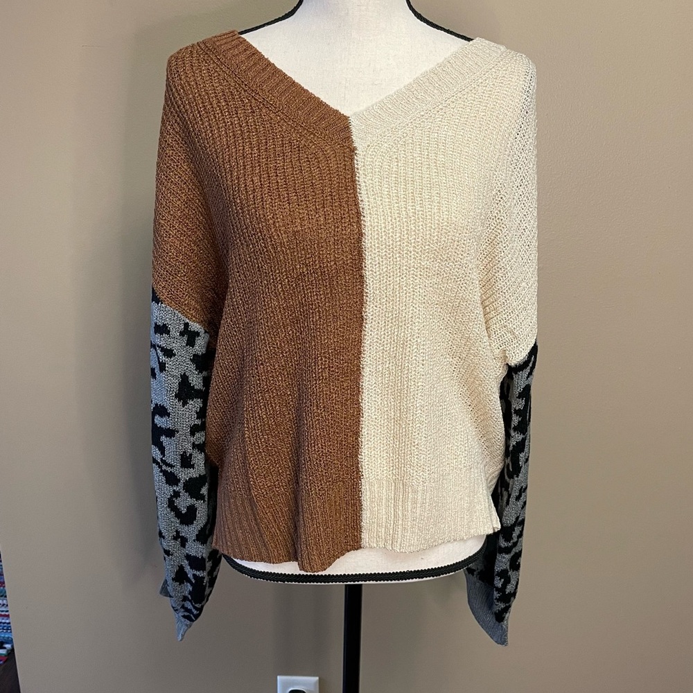 Mine V-Neck Sweater Size M